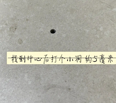 三穗瓷砖空鼓维修公司专业解答在瓷砖铺贴过程中，如果砂料搅拌不均匀，将会带来以下问题